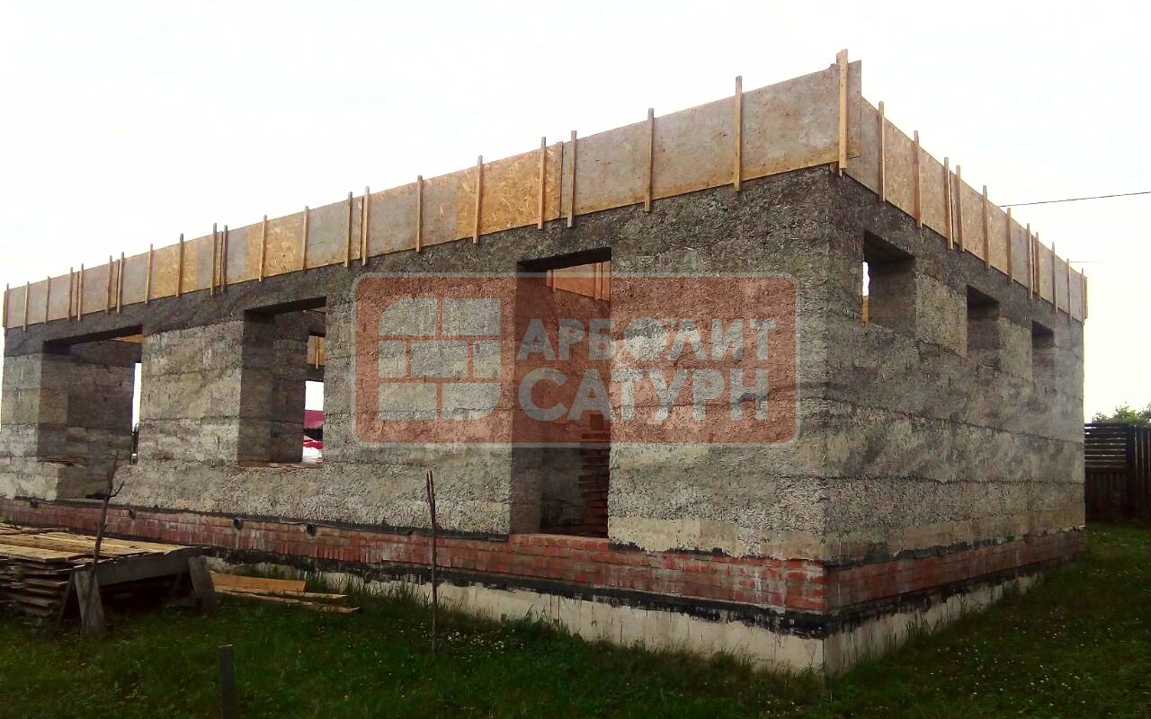 Процесс строительства монолитного дома из арболитовой смеси в городе Белебей